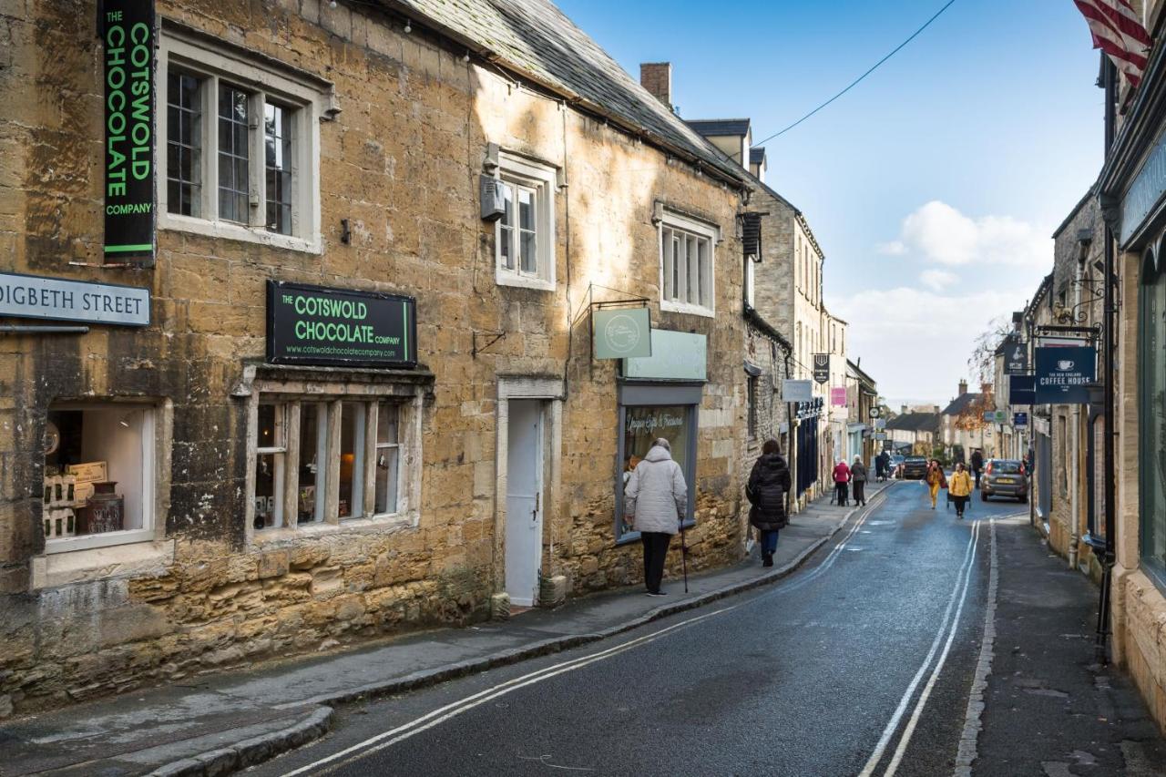 April * Stow-on-the-Wold