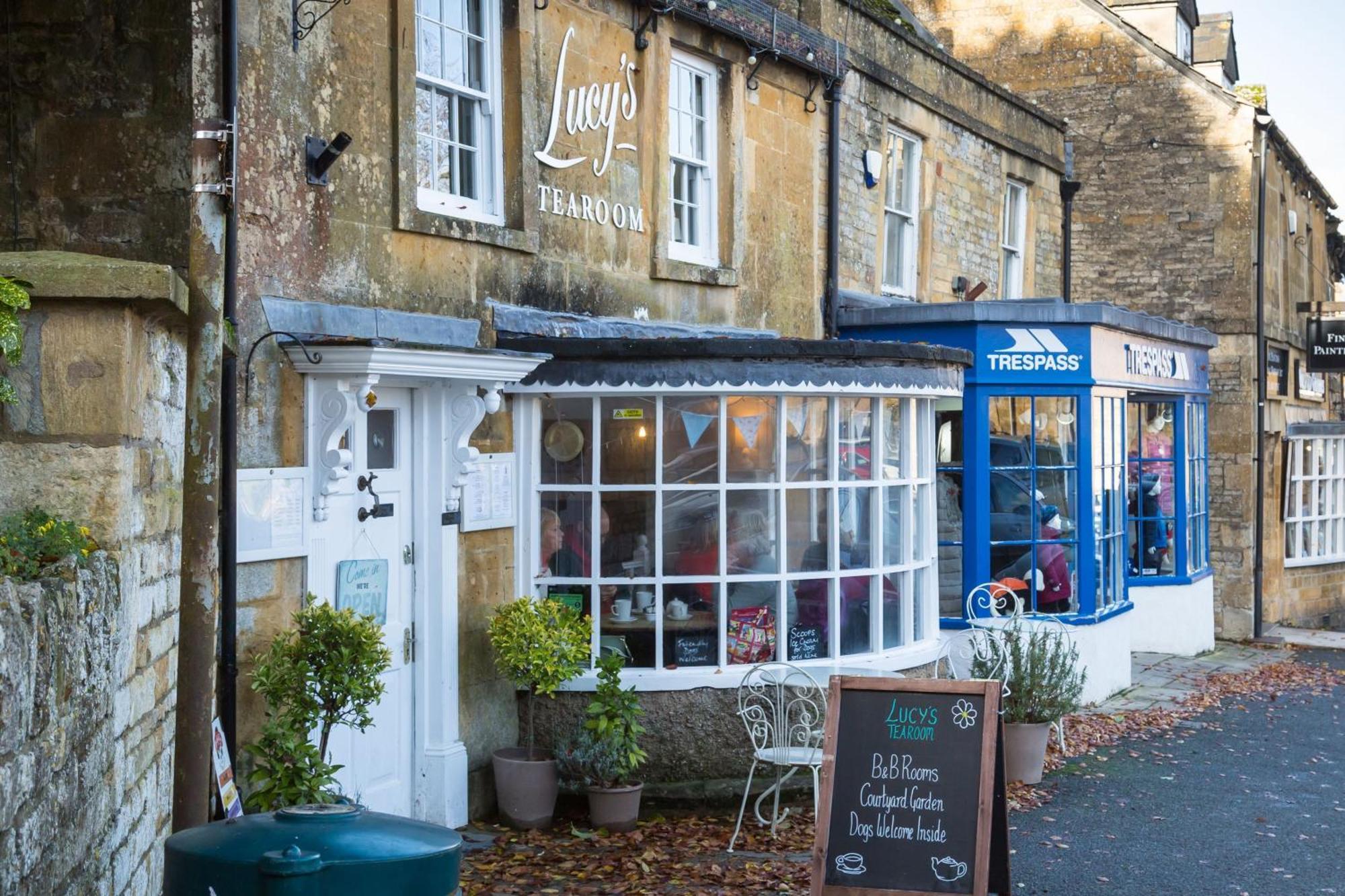 April * Stow-on-the-Wold